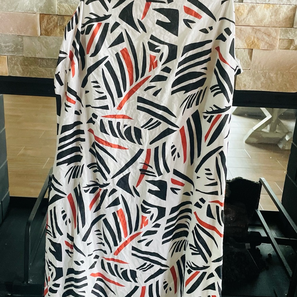 Girls / Women’s adorable dress.